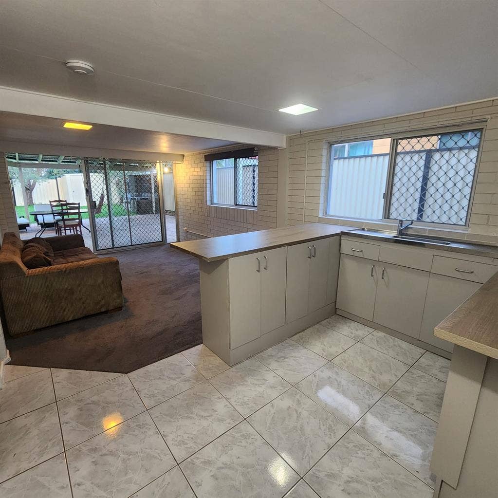 Cute granny flat in quiet street
