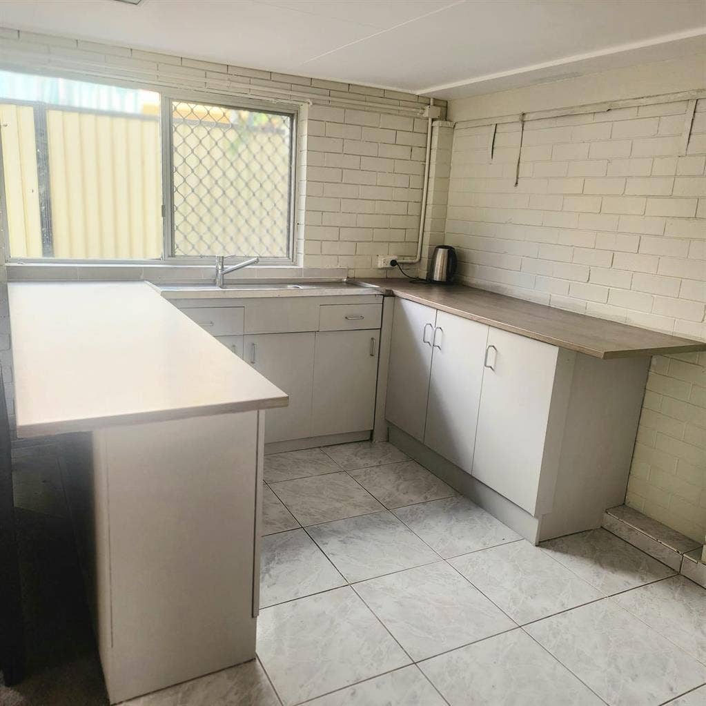 Cute granny flat in quiet street