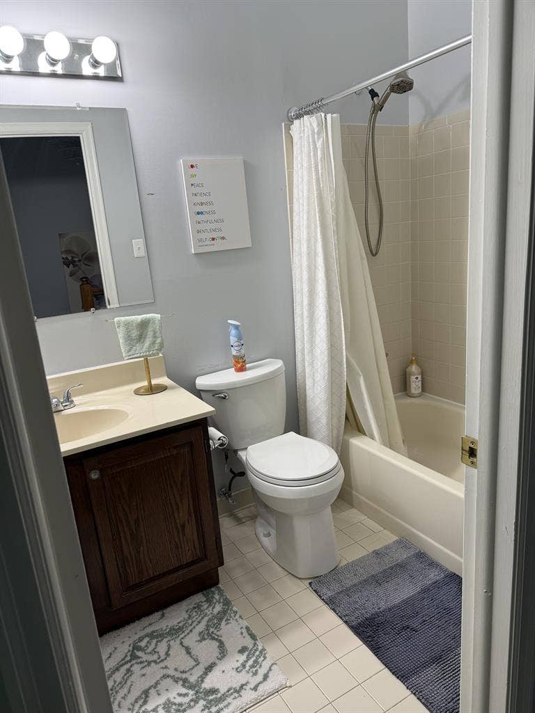 Room for Rent-Female Roommate Only