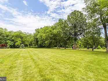 Room Rental at Elegant Estate