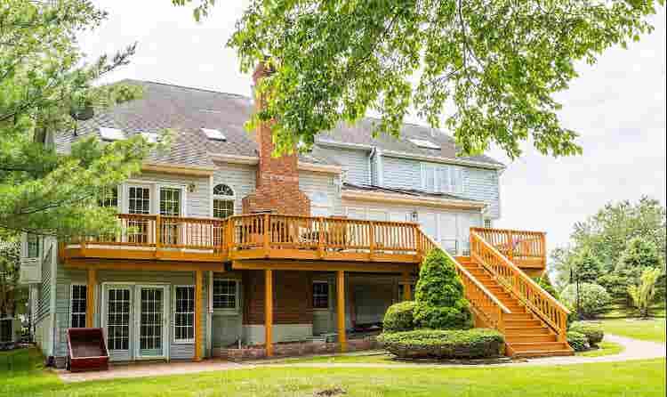 Room Rental at Elegant Estate
