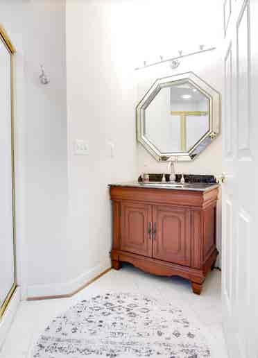 Room Rental at Elegant Estate