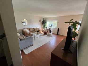 Lake Merritt Room – $/mo