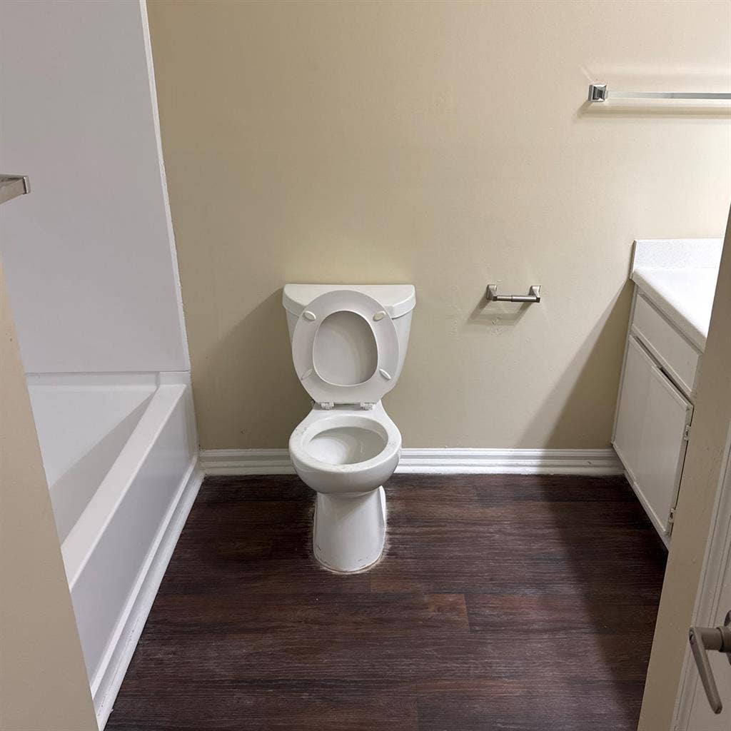 Looking for Roomate!