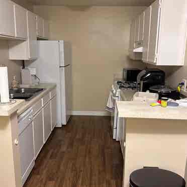 Looking for Roomate!