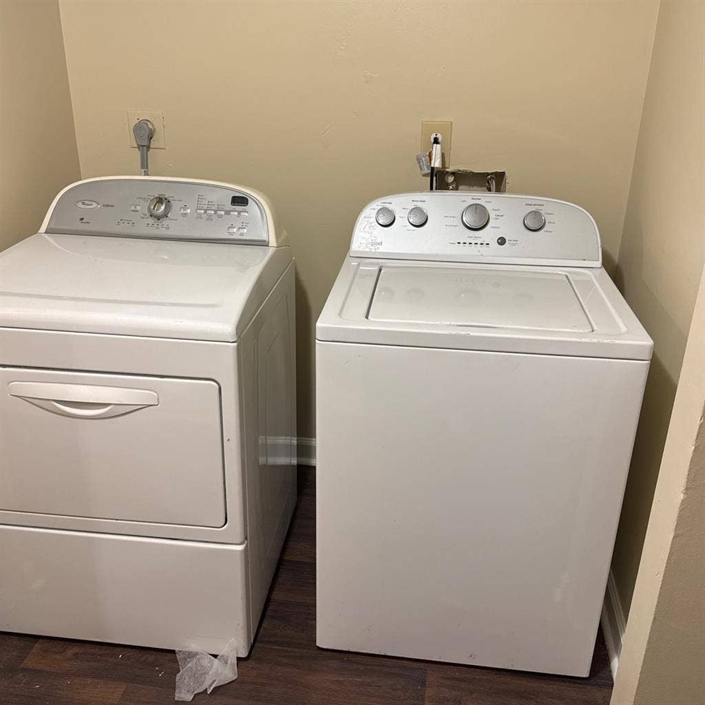 Looking for Roomate!