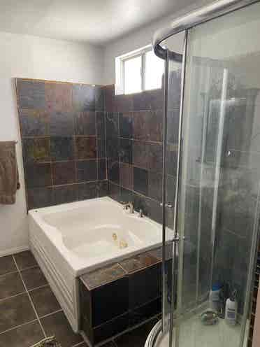 2 rooms available  smalll