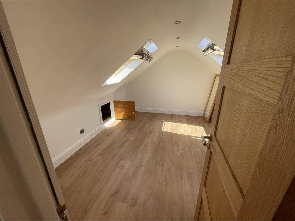 Short term room in the loft