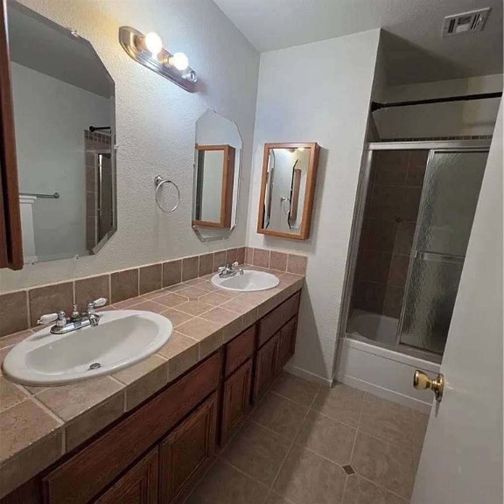 Beautiful 3bed single family home