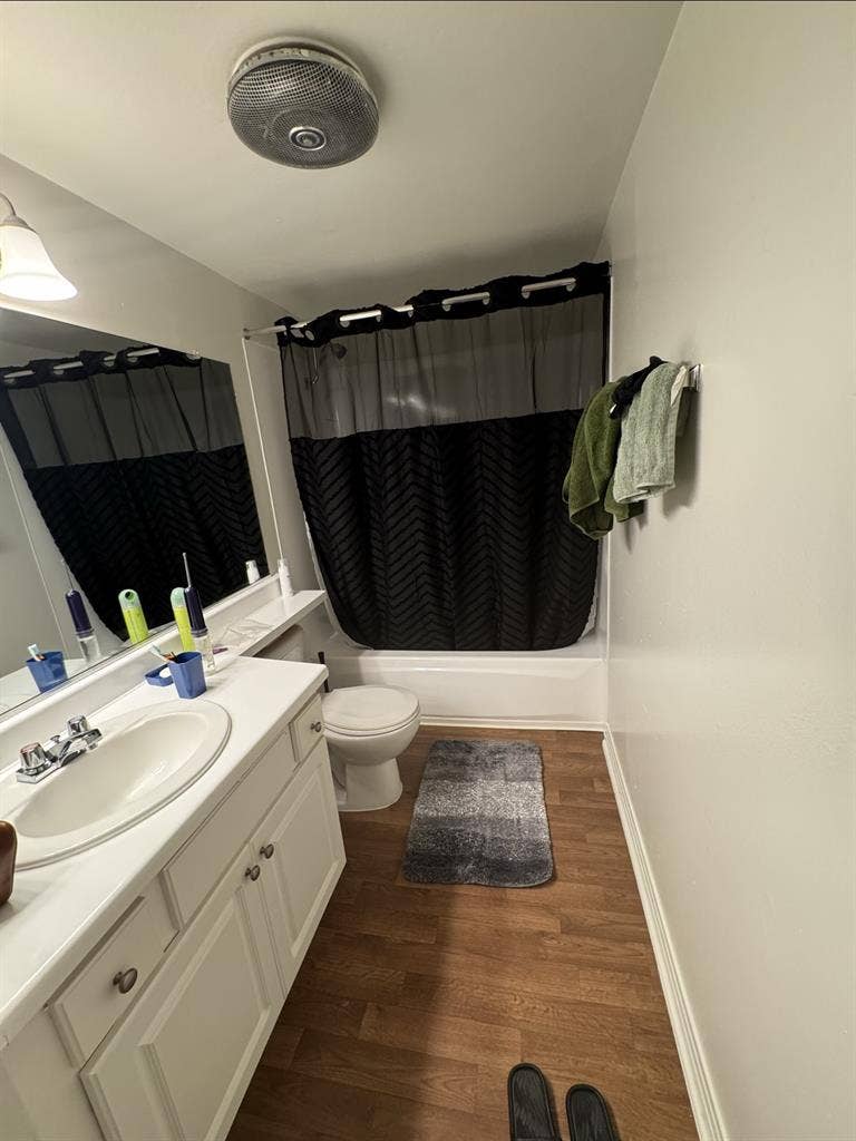 Private room and bathroom in Irvine