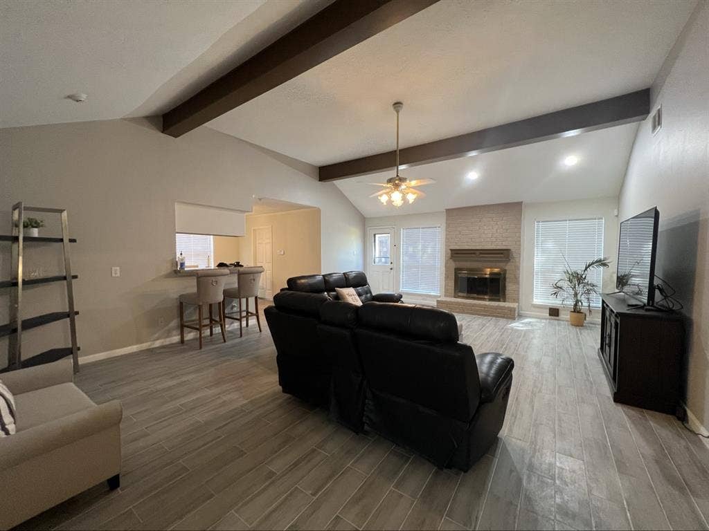 Renting out rooms in Spring, TX