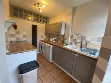Double room shared house bills inc