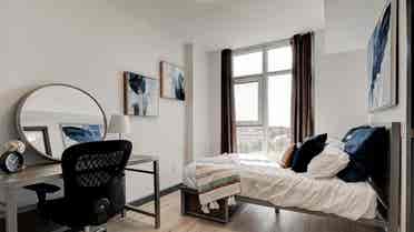 LOOKING FOR FEMALE ROOMATE