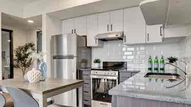 LOOKING FOR FEMALE ROOMATE
