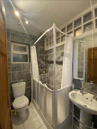 Double room shared house bills inc
