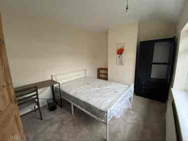 Double room shared house bills inc