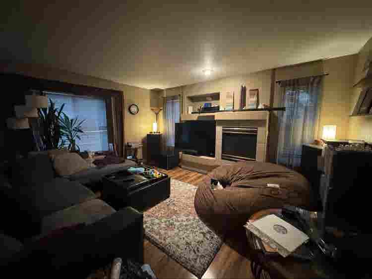 Available room/bathroom in townhome