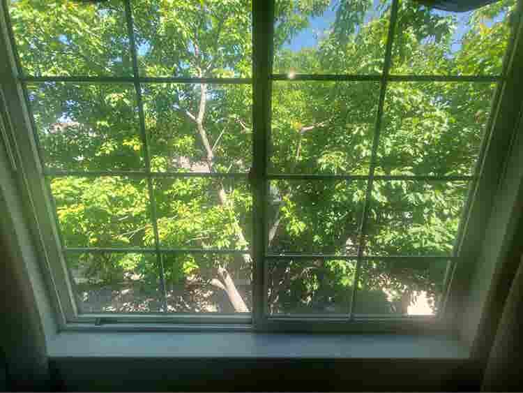 Available room/bathroom in townhome