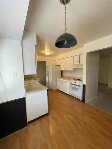 Fully furnished room in Lakewood