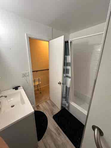 Fully furnished room in Lakewood