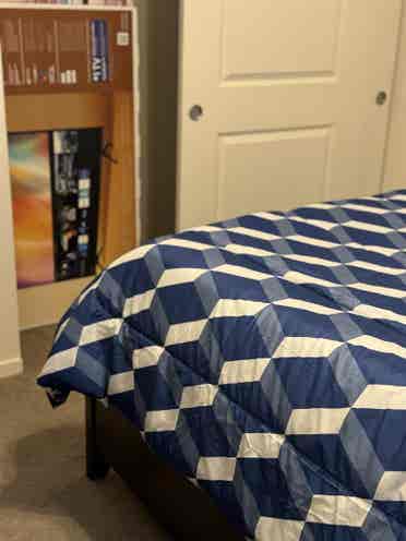 Room available w/ Bathroom !