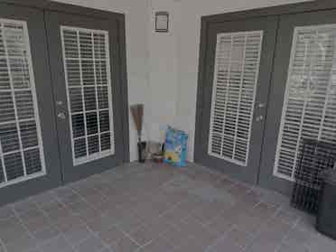 First Floor Apt. ten minutes to USF