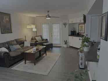 First Floor Apt. ten minutes to USF