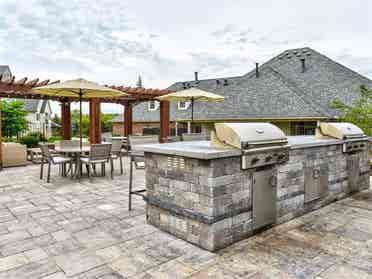 2 open rooms, great price!