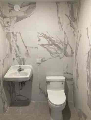 Luxury ROOM for rent w bathroomm