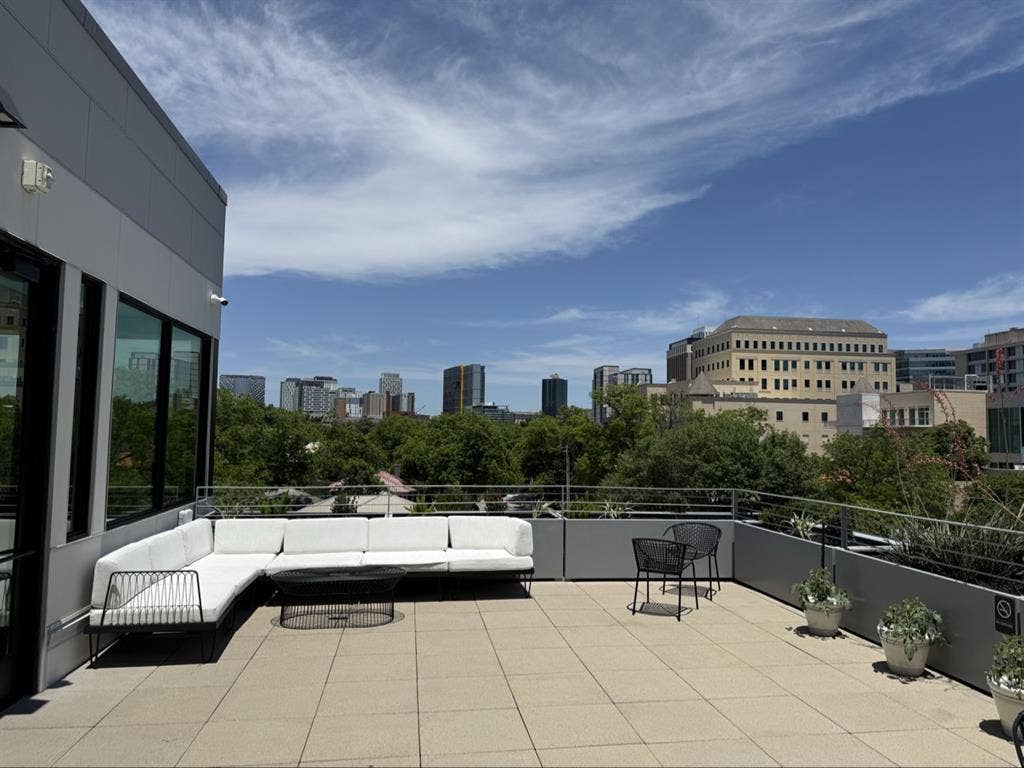 4 Bedroom Apartment in Downtown ATX