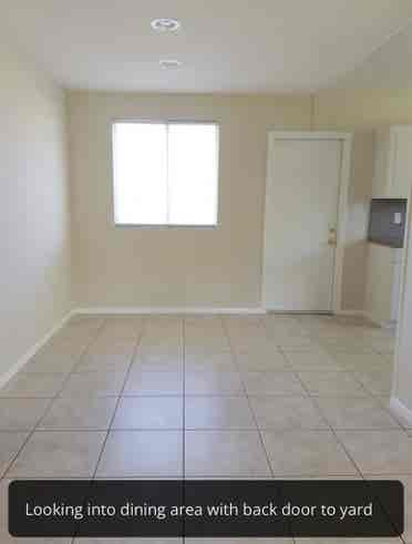 Share house have 2 rooms available