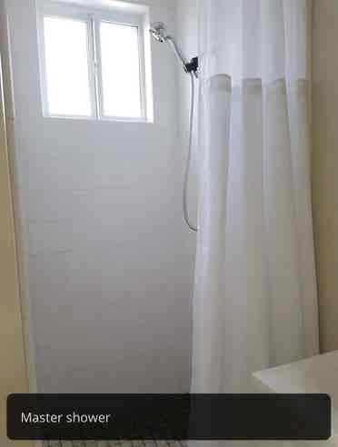 Share house have 2 rooms available