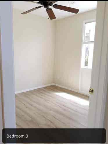 Share house have 2 rooms available