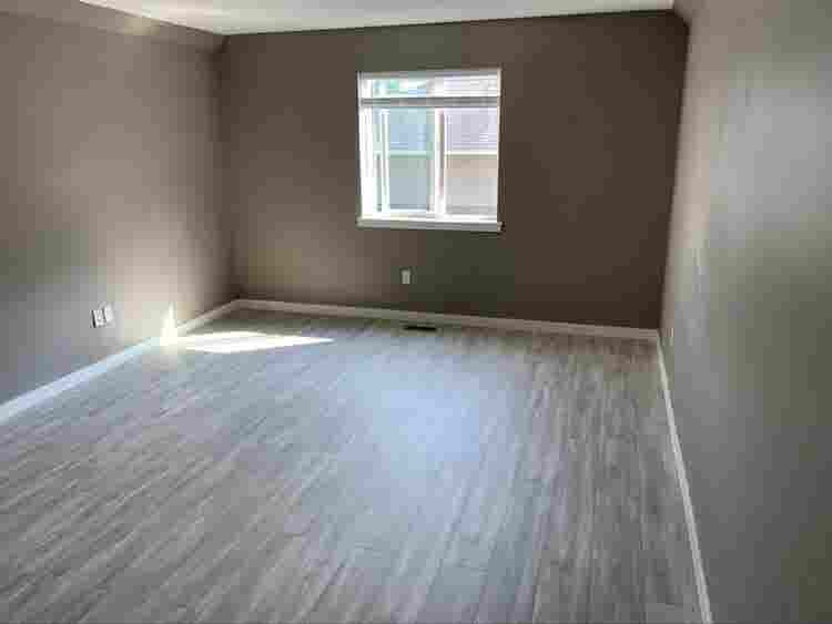 Large room available in great area