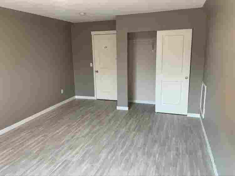 Large room available in great area