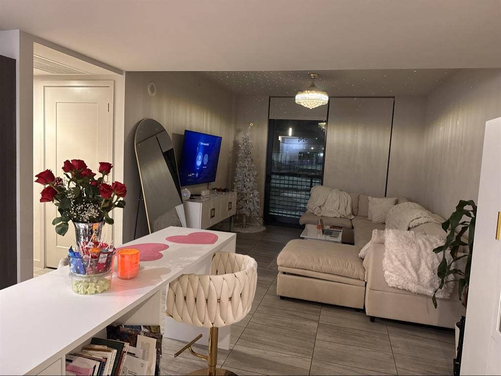 Beautiful 2 bedroom fully furnished