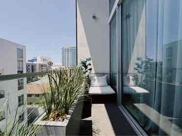 Furnished King Bed Luxury Penthouse