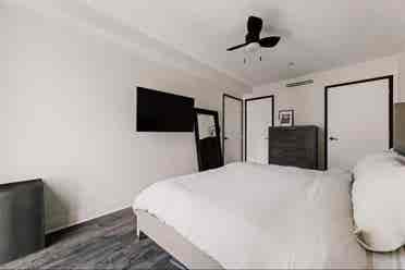 Furnished King Bed Luxury Penthouse
