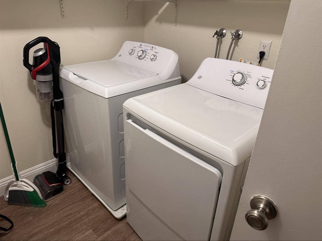 FURNISHED ROOM FOR RENT