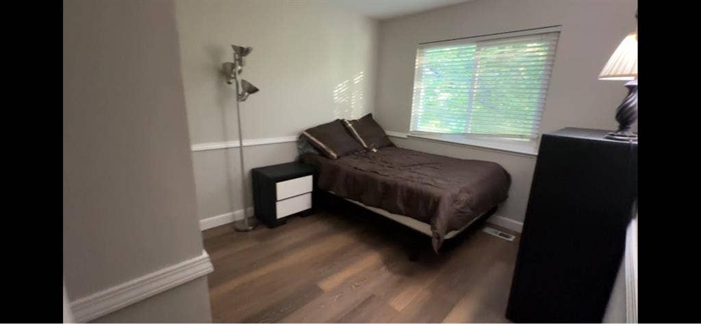 FURNISHED ROOM FOR RENT