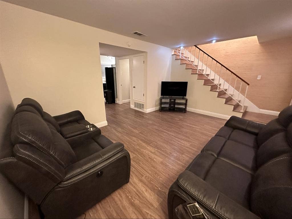 FURNISHED ROOM FOR RENT