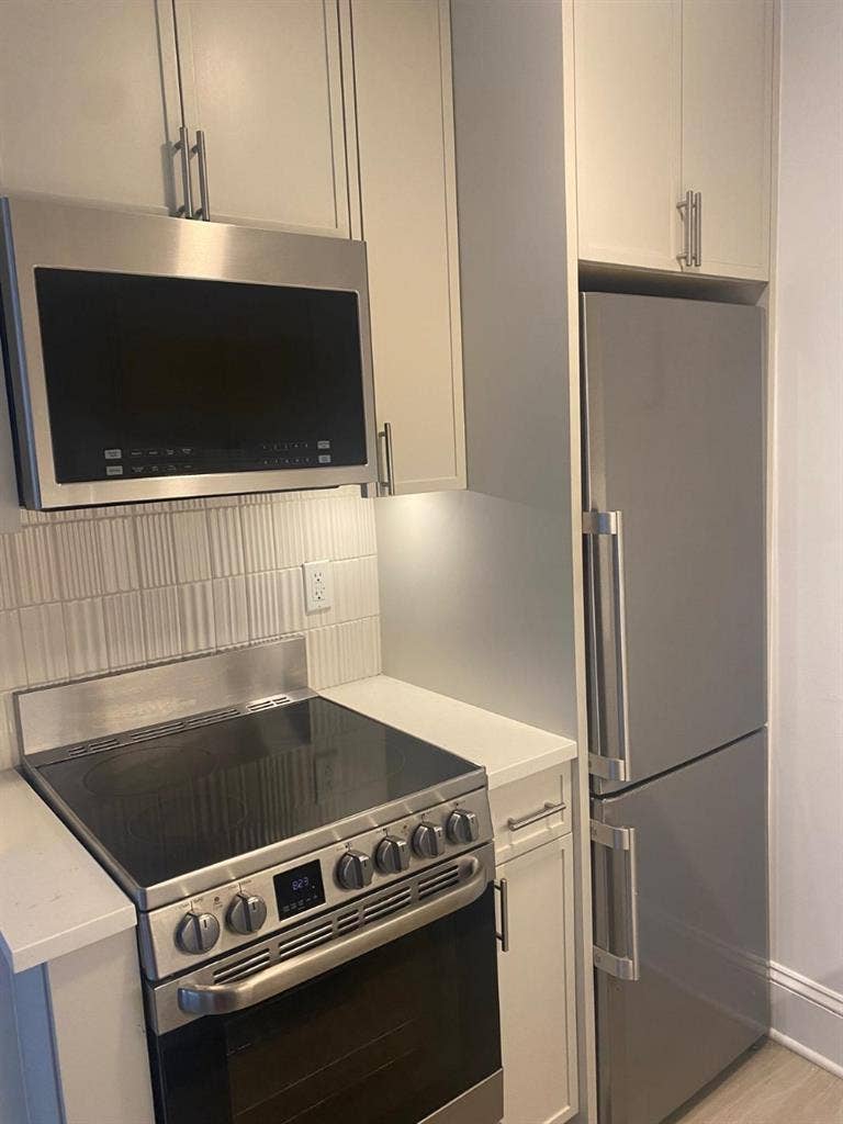 ✨Spacious Room in Midtown South✨