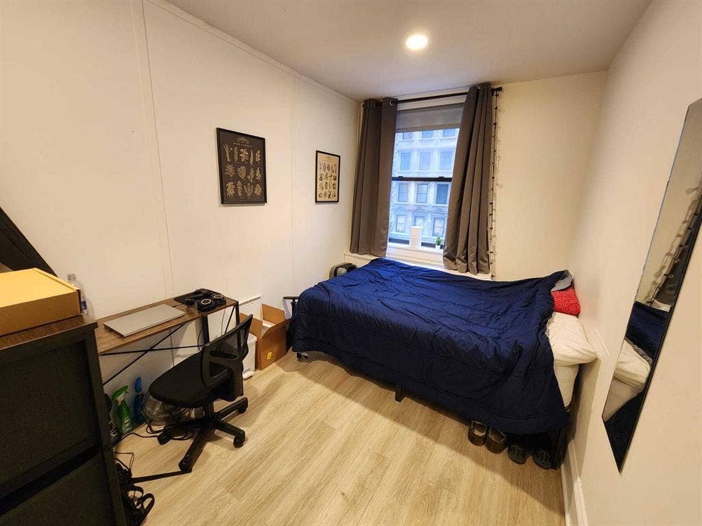 ✨Spacious Room in Midtown South✨