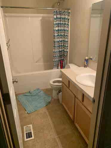 Nice large room/house in South Hill