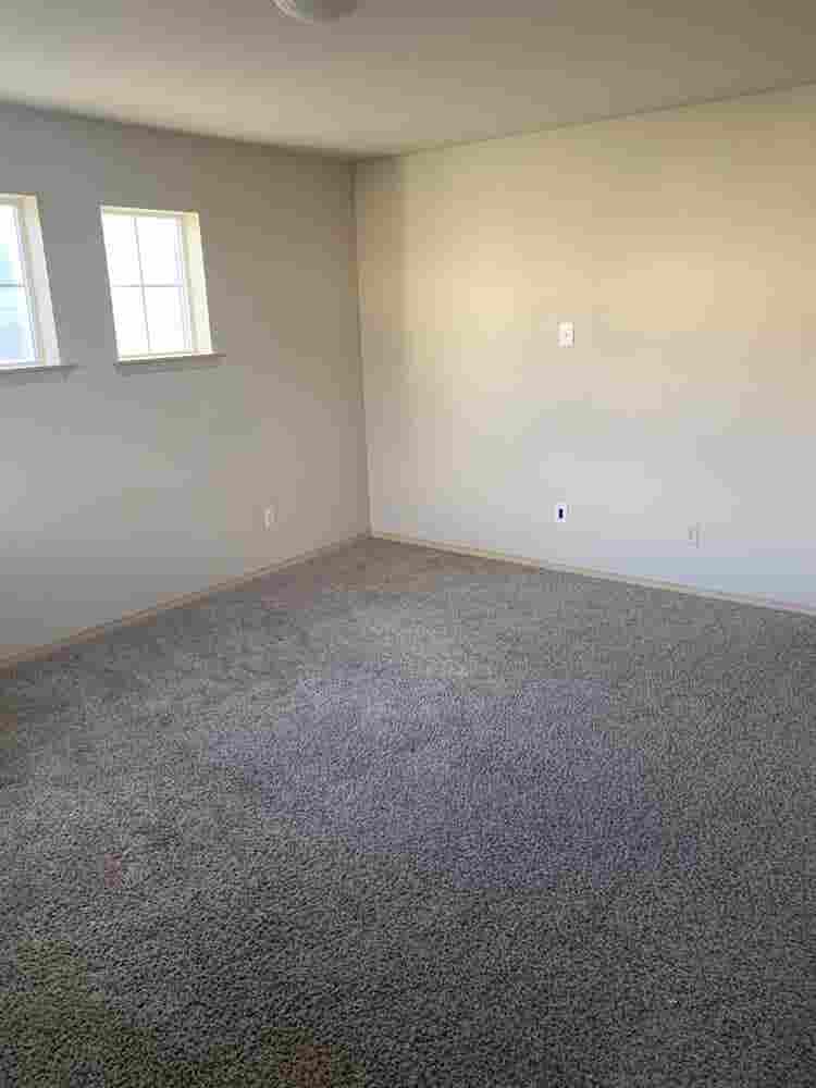 Nice large room/house in South Hill