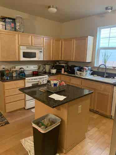 Nice large room/house in South Hill