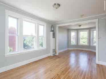 Bedroom in shared 3 Bedroom Apt