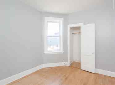 Bedroom in shared 3 Bedroom Apt