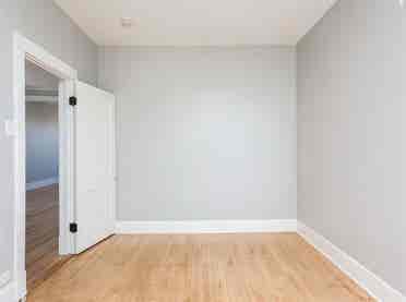 Bedroom in shared 3 Bedroom Apt