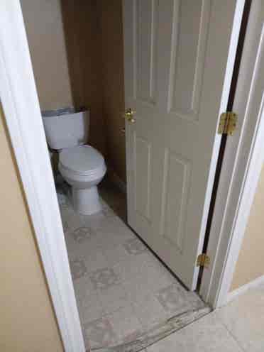 Furnished room available w utility